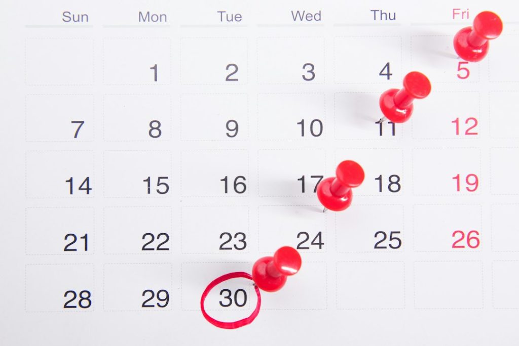 Calendario con segnalini per ricostruire le date di conoscenza e uso di un marchio